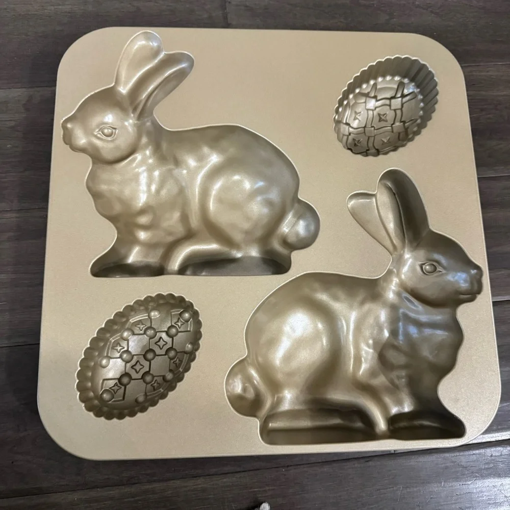 Williams Sonoma bunny cake pan